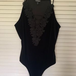 Black velvet, Express onesie.